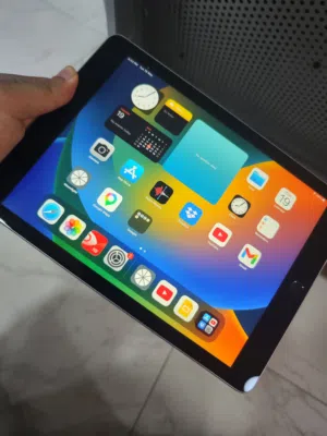Apple iPad 5 32 GB in Baghdad