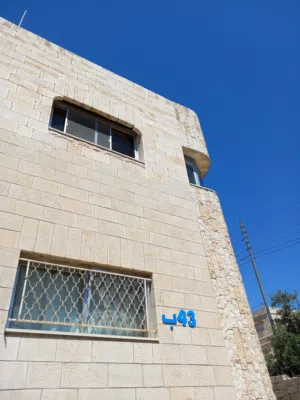 400 m2 5 Bedrooms Townhouse for Sale in Amman Al Qwaismeh