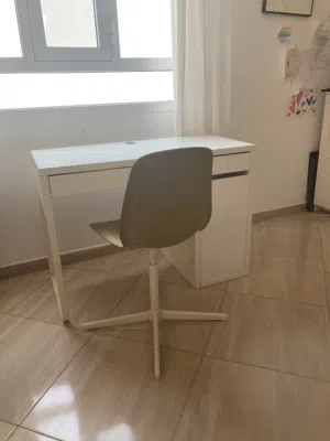 Desk + chair
