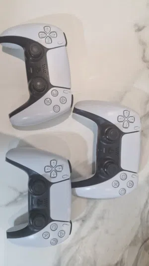 3 يدات تحكم ps5  أصلي استعمال خفيف
