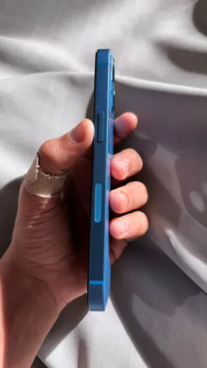 Apple iPhone 13 128 GB in Al Sharqiya