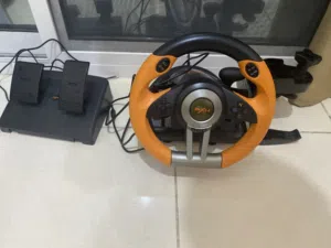 PXN V3 Pro Racing Wheel شبه جديد استخدام خفيف مع دواسات متوافق PC وPlayStation + توصيل