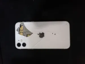أيفون 11 128GBمستعمل للبيع شوف الوصف