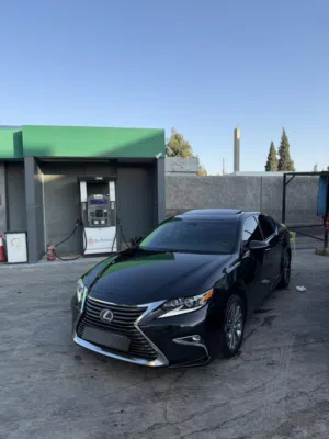 Lexus . ES . 2018 . Used0
