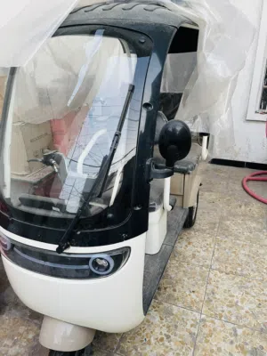 تكتك شحن للبيع ماركه زينه سعره 1400000 بيه مجال قليل نضيفه جدا مع البطاريات