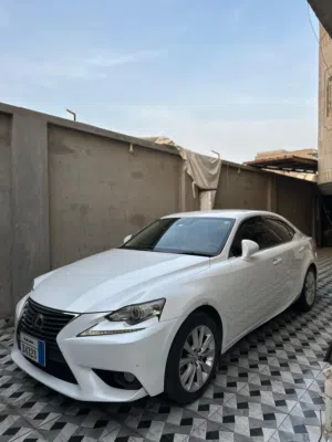 Used Lexus IS in Aden