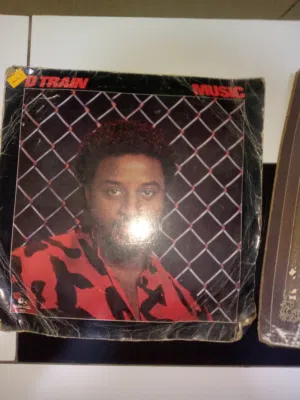 اسطوانات عدد 3 بالكفر كلهم 8 دنانير