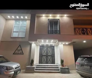 220 m2 5 Bedrooms Apartments for Sale in Tripoli Alfornaj