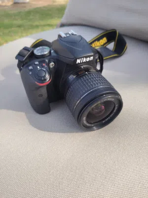 بحالة ممتازة Nikon D3400 بدقة (24) MG مع ملحقاتها.