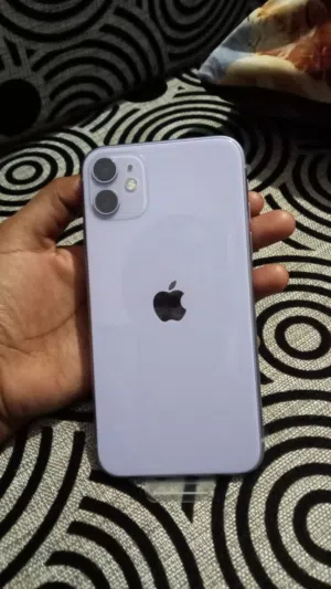 Apple iPhone 11 128 GB in Basra