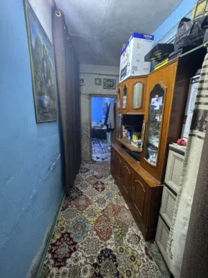 بيت حواسم للبيع مقابل فلكة العروسه في العطيريه على الشارع العام / الفدائيين