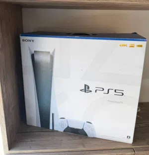 Ps5 بالباكو واليد الاصلية استعمال نظيف جدا