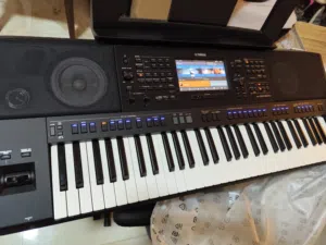 للبيع أورغ ياماها Yamaha PSR-SX900 بحالة ممتازة – جهاز احترافي للمحترفين والموسيقيين