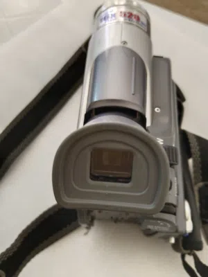 كمره فيديو jvc8تب نظافة شاحن بطارية مع 3اشرطه 8باناسويك جددا بطاريه حجم كبير بتصور اكثرمنساعاتزوم قو
