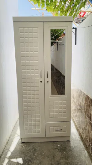 كبت ملابس لغرفة النوم شبه جديد