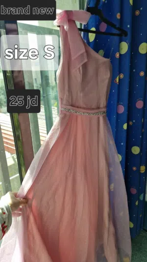 فستان سهرة عرايسي فخم