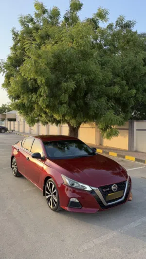 Used Nissan Altima in Al Batinah