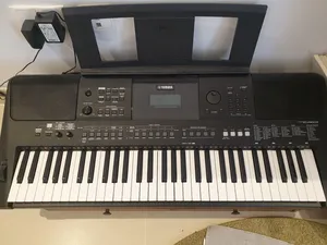 Yamaha PSR E463