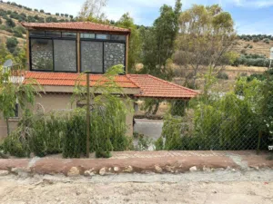 مزرعه للبيع 5 دنمات مع فيلا طابقين مزروعه زيتون مثمر ومسنسله بالكامل