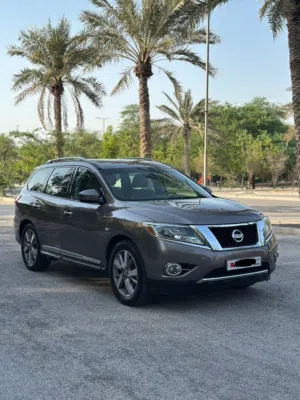 Nissan Pathfinder 2014 full option panorama