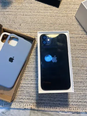 Apple iPhone 11 128 GB in Muscat