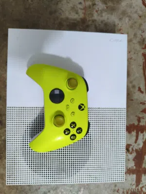 Xbox one s / اكس بوكس ون اس