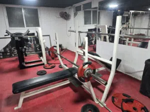 نادي جيم كامل للبيع بسعر مناسب