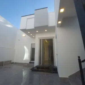 فيليتن للبيع بتصميم عصري العنوان زويته