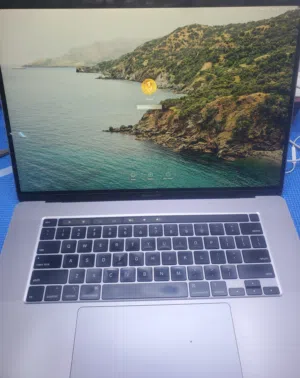 MacBook pro 2019 16 inch Display 4Gb graphics  16Gb Ram 512SSD