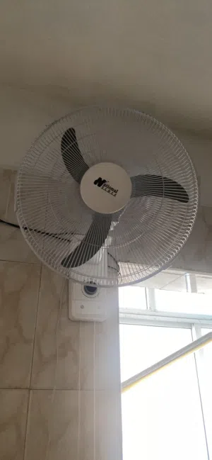 مروحة حيط.