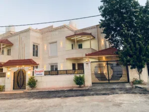 250 m2 4 Bedrooms Townhouse for Sale in Irbid Al Husn