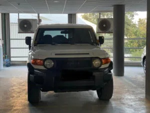 TOYOTA FJ CRUISER  MODEL: 2011 COLOUR: White MILEAGE: 189,000 KM ENGINE: 4.0L, V6
