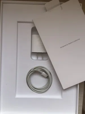 شاحن ايفون اصلي 20W