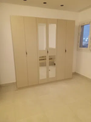 فني أثاث منزلي و مكتبي و مطابخ فك و تركيب و صيانة بخبرة في طرابلس و ضواحيها