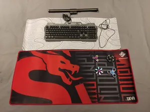 red and black 400*900  black and white mousepad 300*800 1 keyboard 4 fidget spinners   moniter light