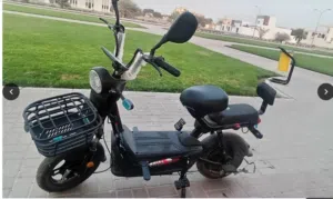 دراجه كهربائيه مع خوذه و قفل هديه تحمل حتي 70كيلو دراجه مريحه