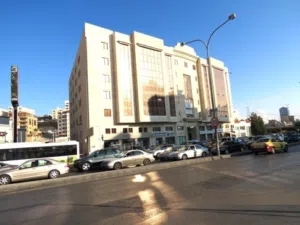 مكاتب تجارية للإيجار- مجمع مساكن التجاري - شارع المدينة المنورة المساحات تبدأ من 106م