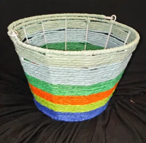 سلال قش رتان ديكور الهيكل معدني نظام دلو مع  مقبض  لوضع بشاكير حمام و ازهار و اكسسوارات واغراض بازار