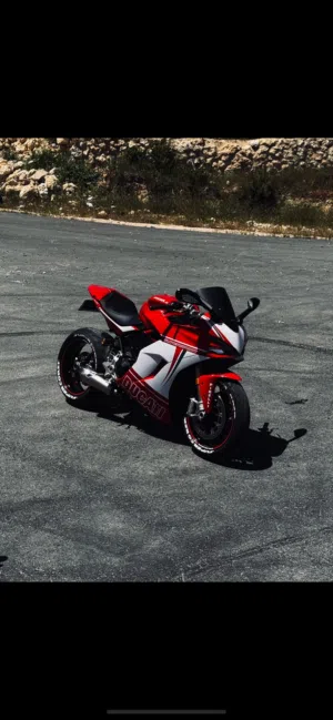 Ducati supersport 950s