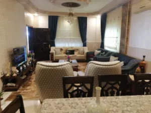شقة طابق ارضي للبيع في الزرقاء الجديدة
