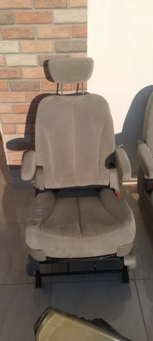 كراسي كيا سيدونا