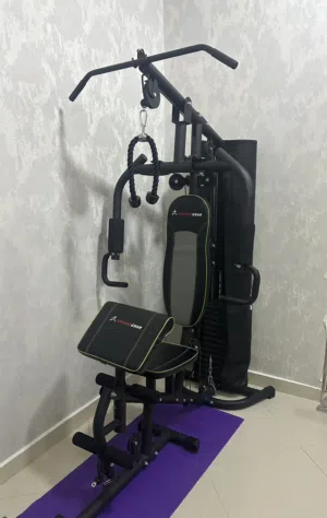 جهاز رياضي لتمرين جميع العضلات في الجسم
