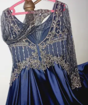فستان سهرة مميز وراقي جدا