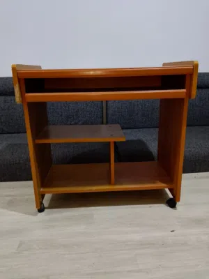 مكتب بحاله جيده