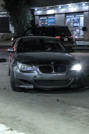 BMW M5 528i