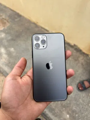 Apple iPhone 11 Pro 64 GB in Tripoli