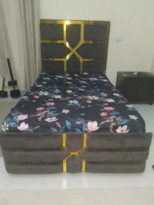 سرير شبة  جديد مع خزانة ملابس للبيع