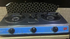طباخة مع سلندر