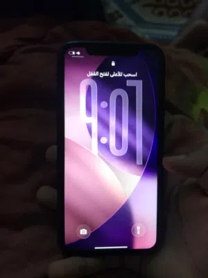 ايفون بحاله جيده 11