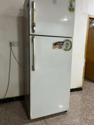 ثلاجه نظيفة جدا
